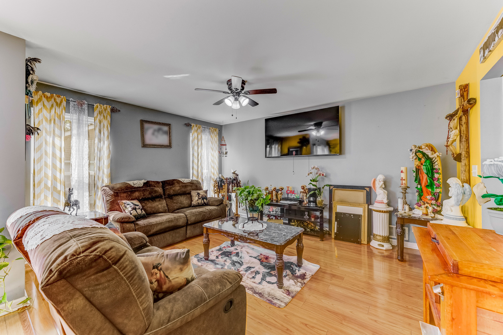 Property Photo: 194 N Smith Street IL 60505