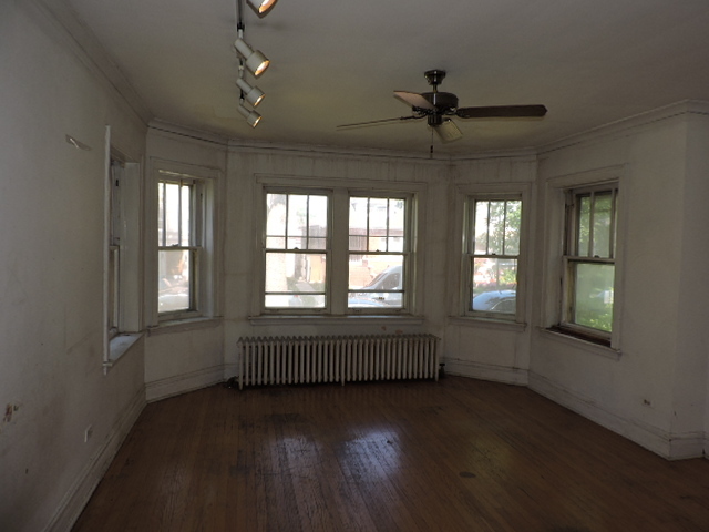 Property Photo: 5747 N Christiana Avenue IL 60659