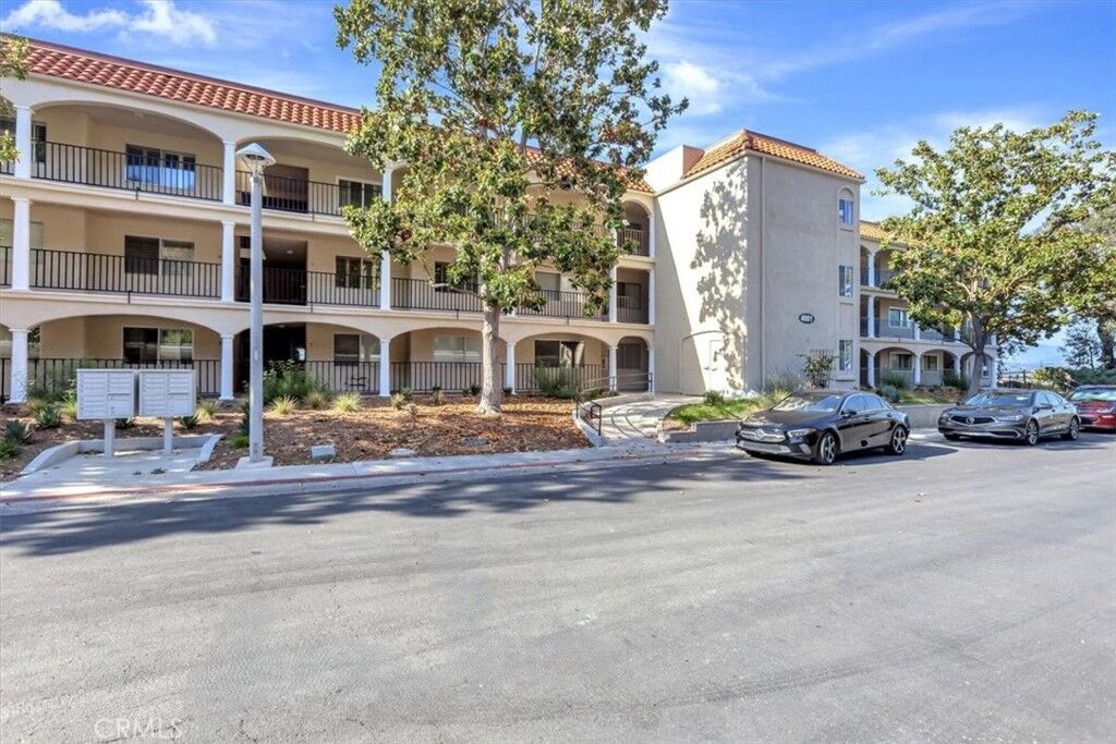Property Photo:  4001 Calle Sonora 3E  CA 92637 