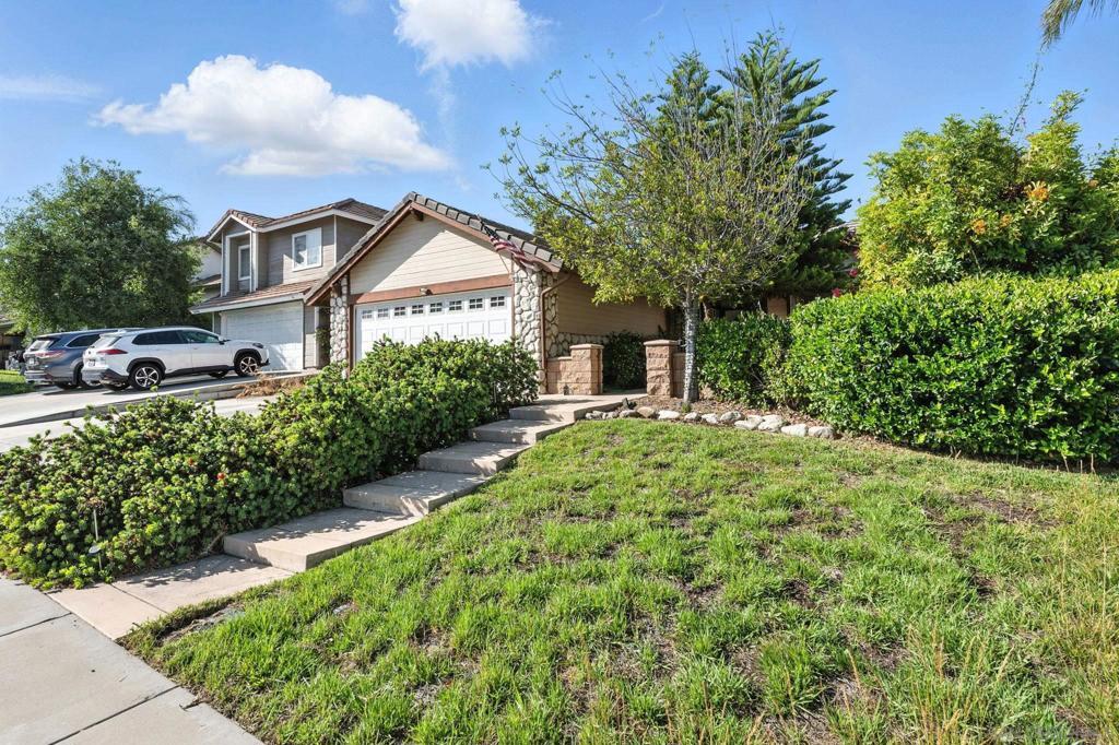 Property Photo: 23886 Red Clover Cir CA 92562