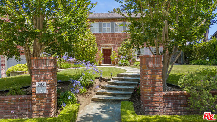 Property Photo: 248 S Hudson Avenue CA 90004