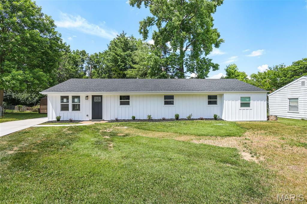Property Photo: 715 Westchester Court MO 63122