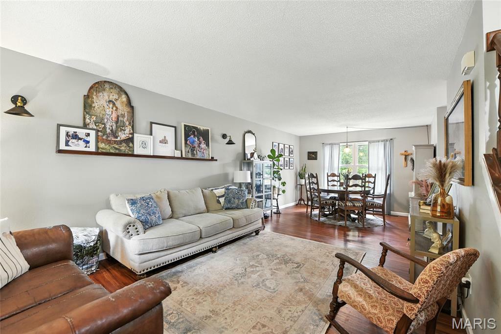 Property Photo: 1105 Valentine Street MO 63028
