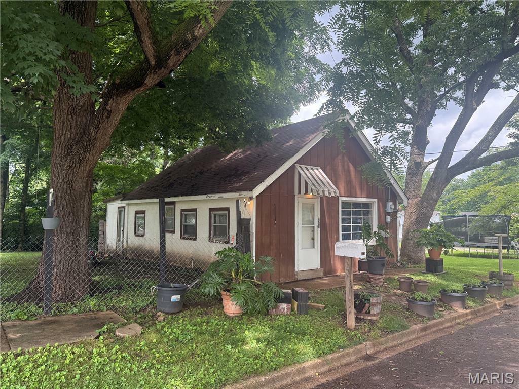 Property Photo:  211 Overton Street  MO 63640 