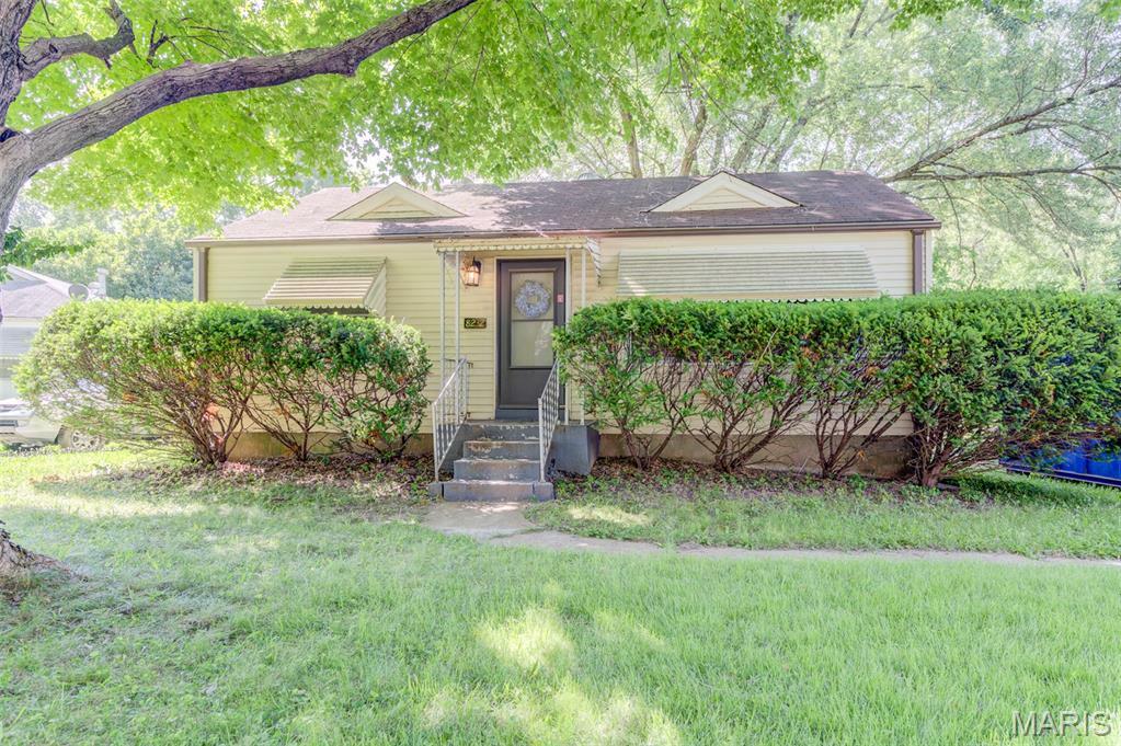 Property Photo: 8232 Davenport Drive MO 63134