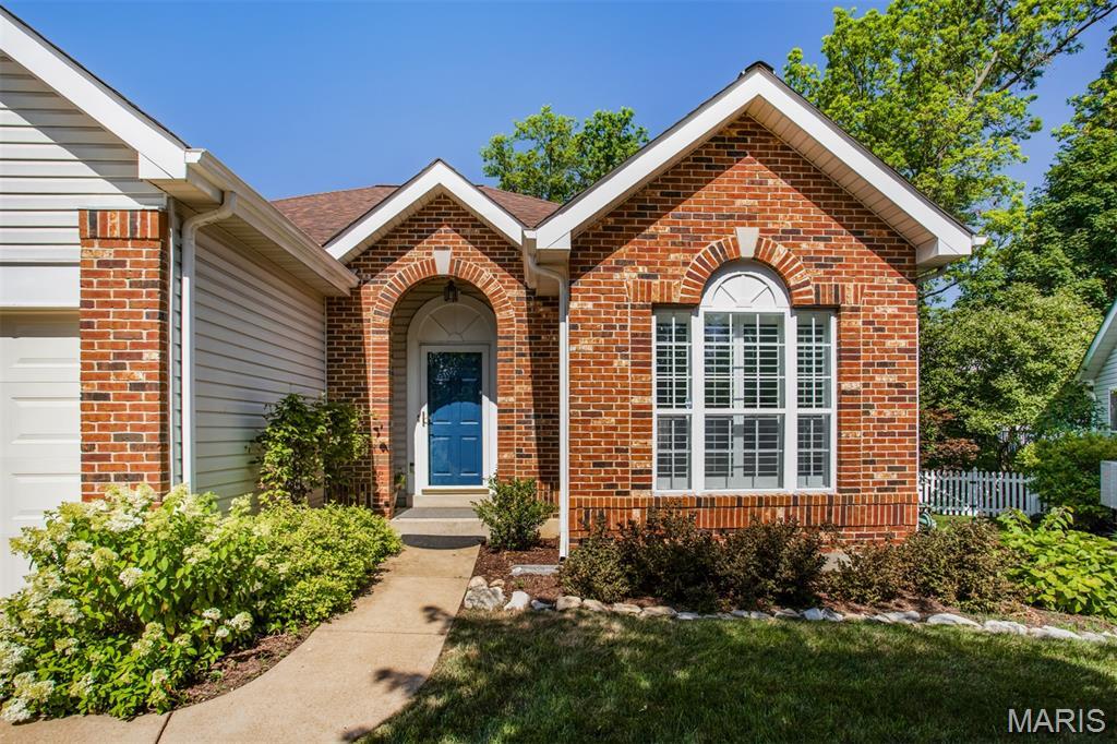 Property Photo: 1168 Oak Knoll Manor Court MO 63119