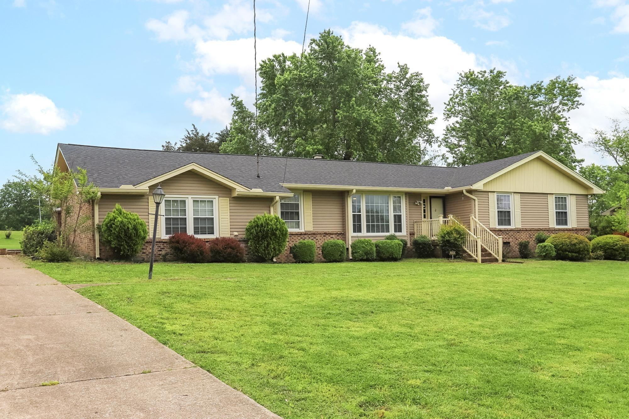 Property Photo: 505 W Angela Cir TN 37072