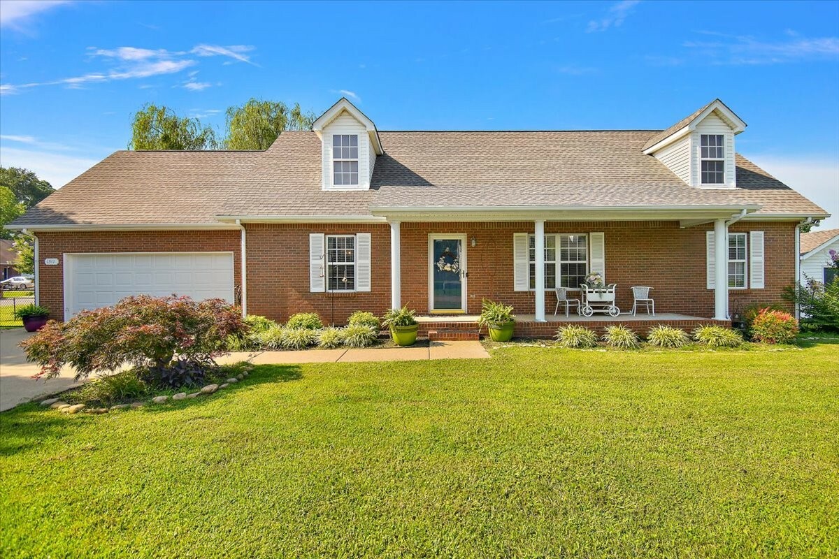 Property Photo: 1311 Clifford Dr TN 37129