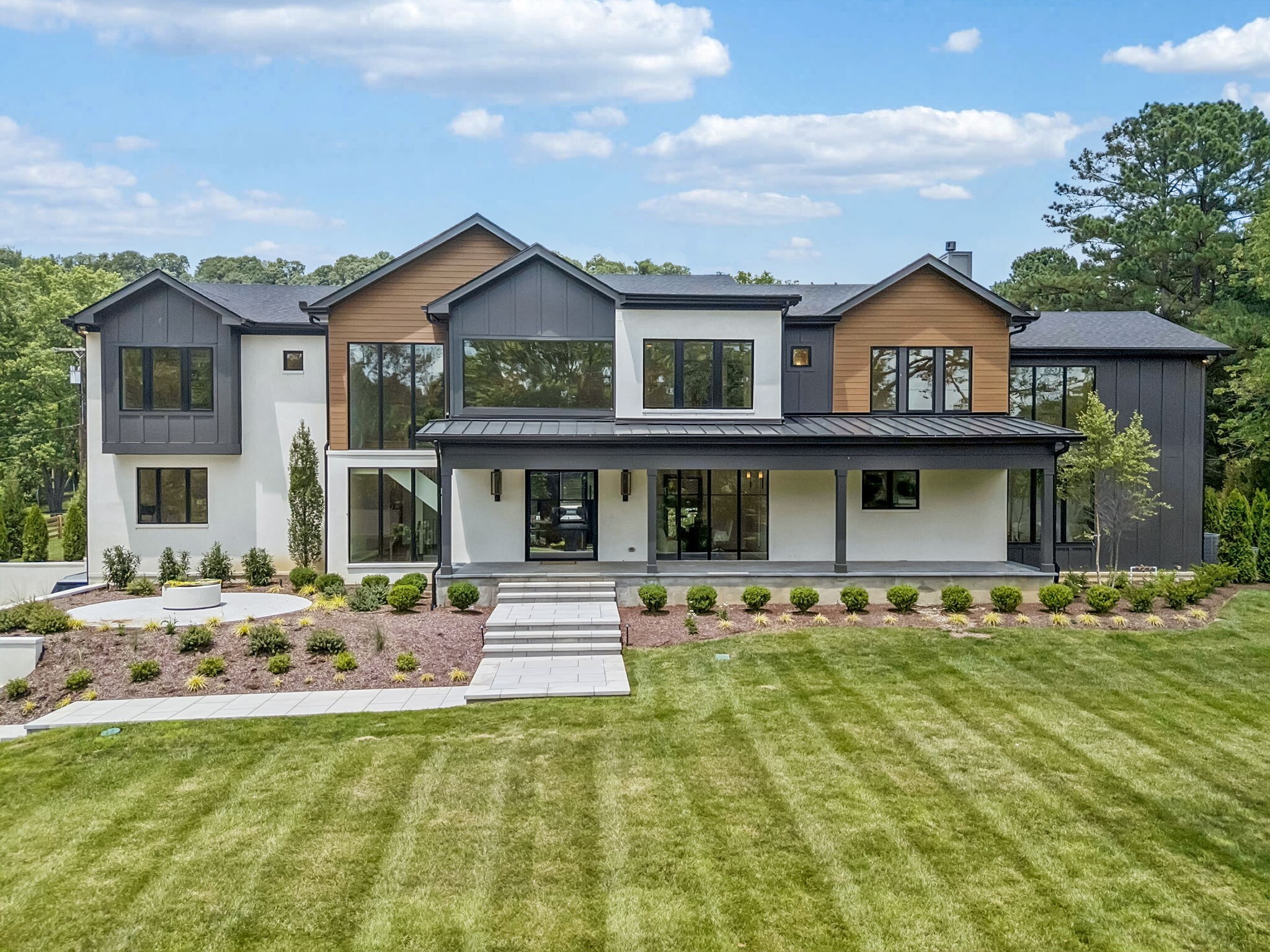 Property Photo: 5940 Robert E Lee Dr TN 37215