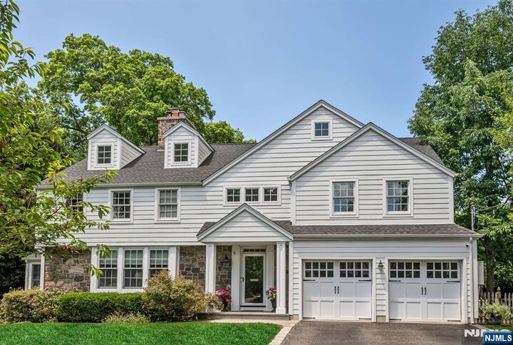 Property Photo:  37 Sutton Drive  NJ 07423 