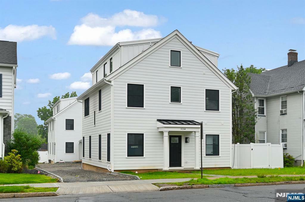 426 Millburn Avenue A  Millburn NJ 07041 photo