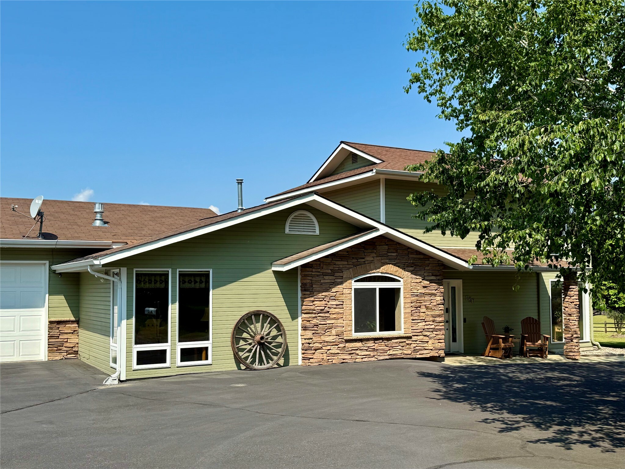 Property Photo: 137 Ridgeview Drive MT 59901