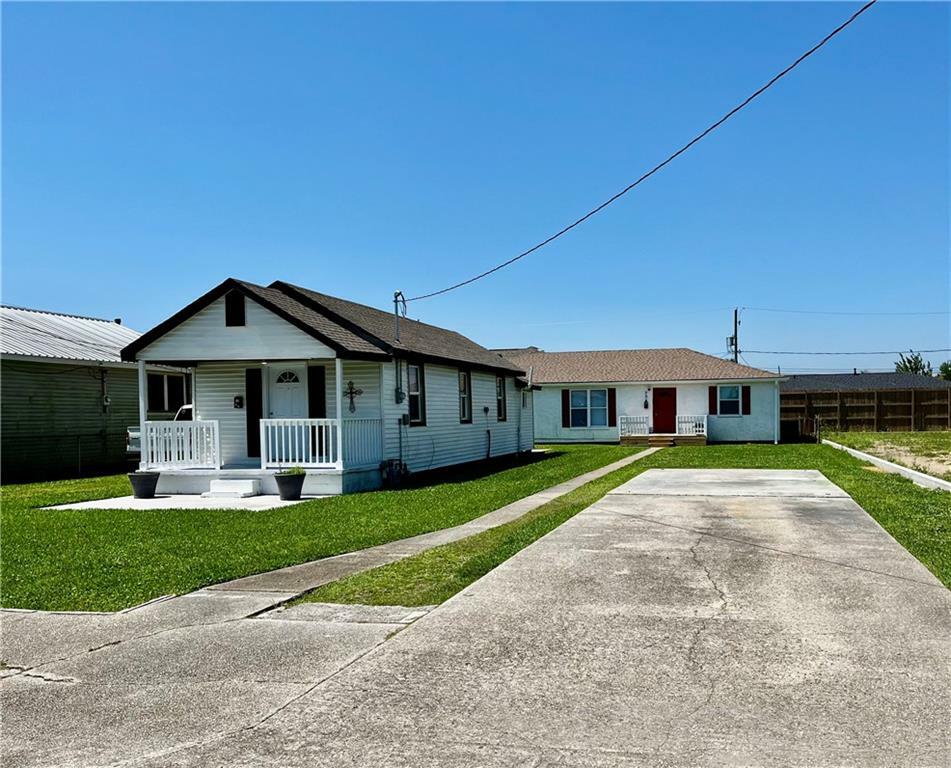 Property Photo: 734 & 734 1/2 Bellanger Street LA 70058