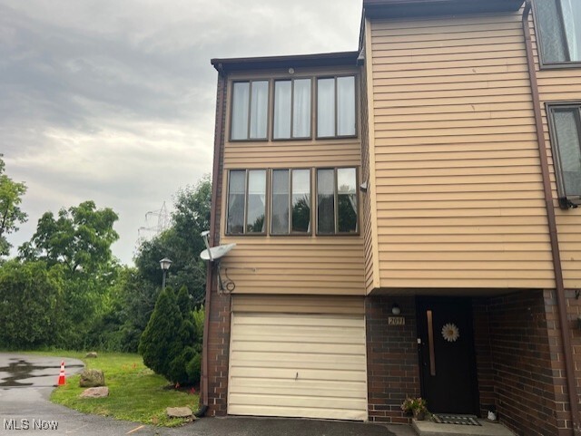 Property Photo:  2091 Penguin Avenue  OH 44319 