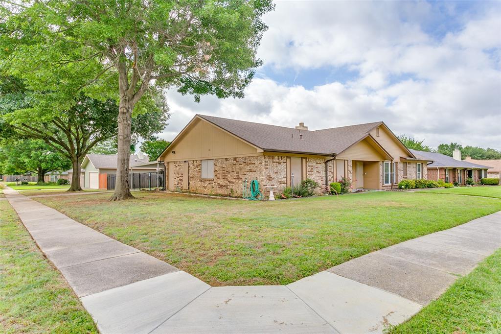 Property Photo: 818 Blessing Creek Drive TX 76039