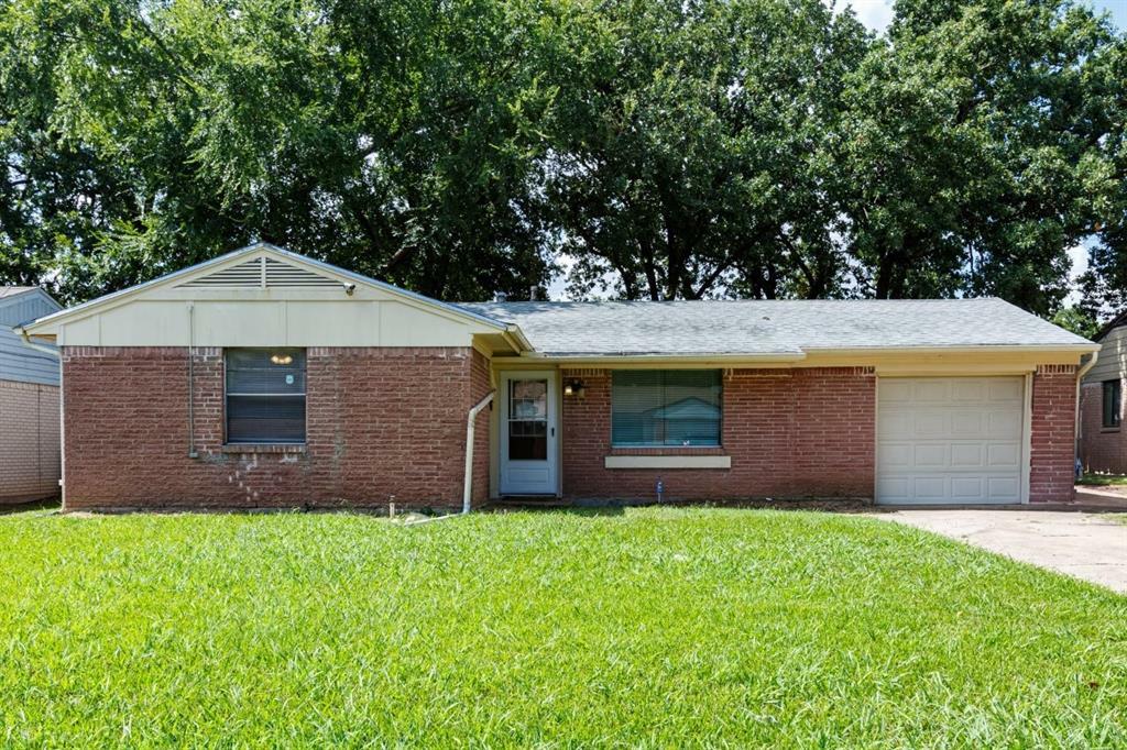 Property Photo: 6818 Oleta Drive TX 75217