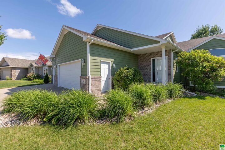 Property Photo:  618 Prairie Blvd  SD 57049 