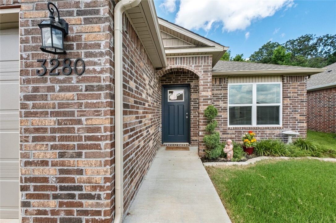 Property Photo: 3280 Red Tail Way AR 72730