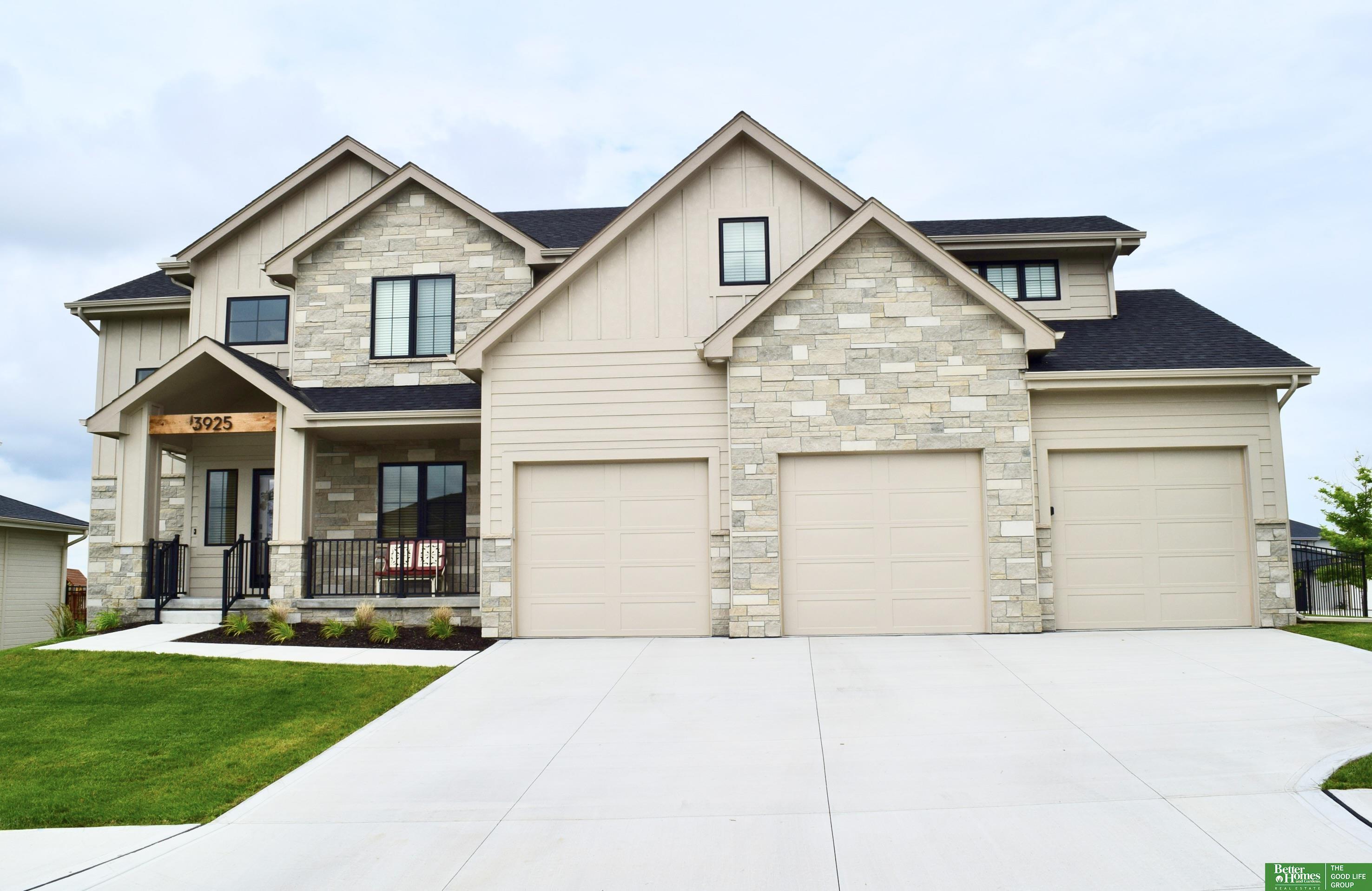 Property Photo: 3925 S 211 Street NE 68022