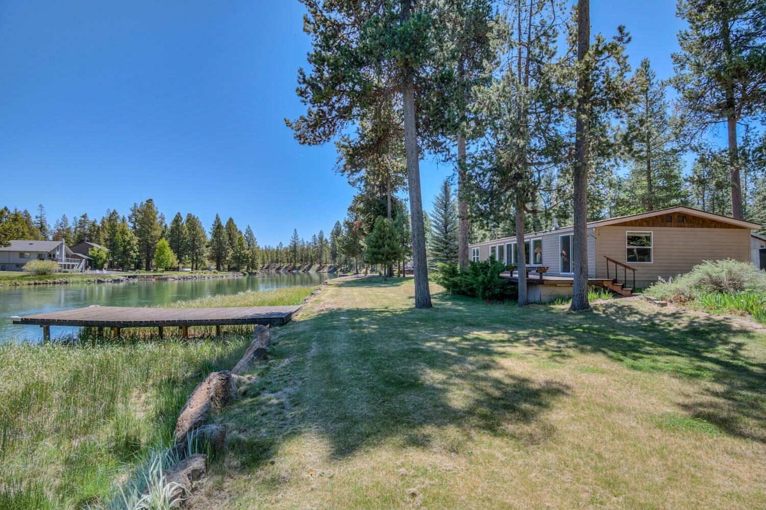Property Photo: 17145 Merganser Drive OR 97707
