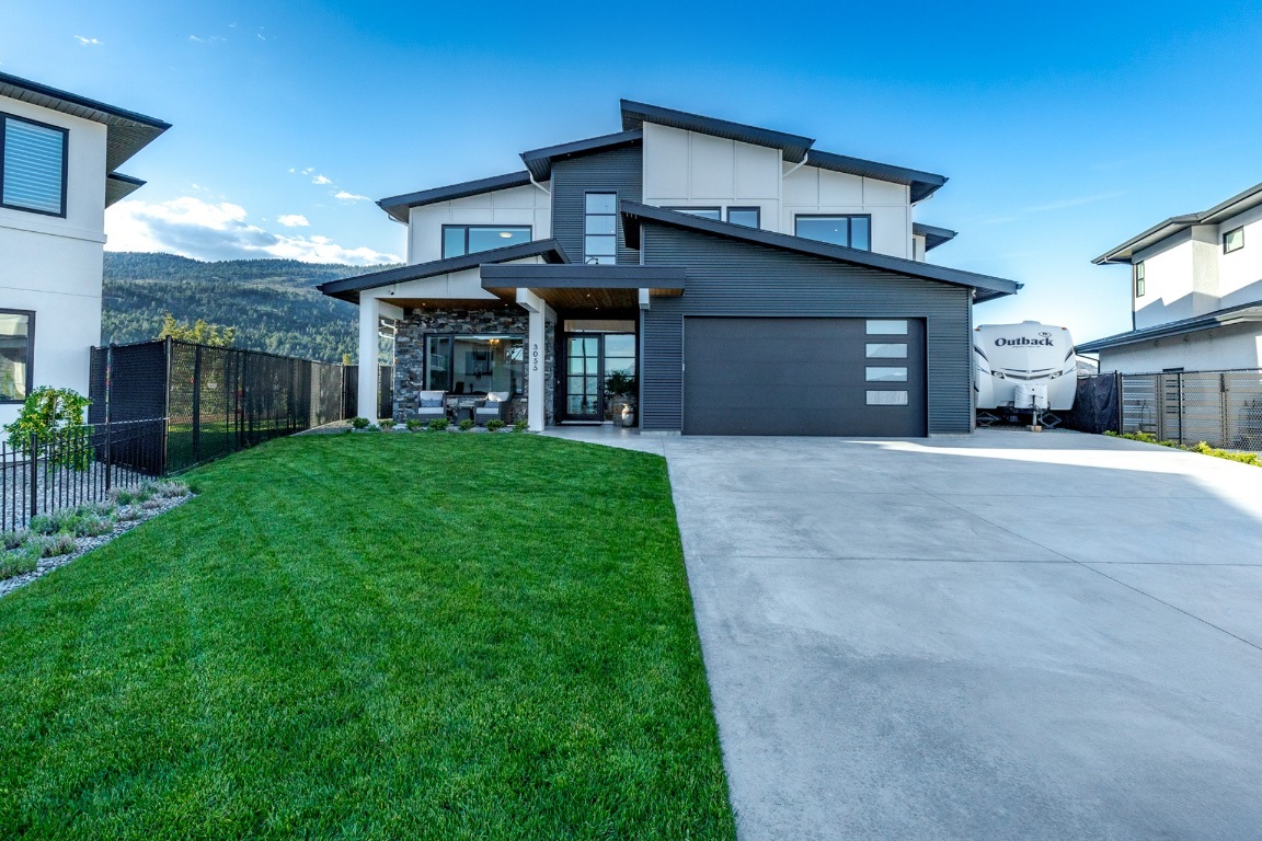 Property Photo: 3055 Shaleview Drive BC V4T 3L6