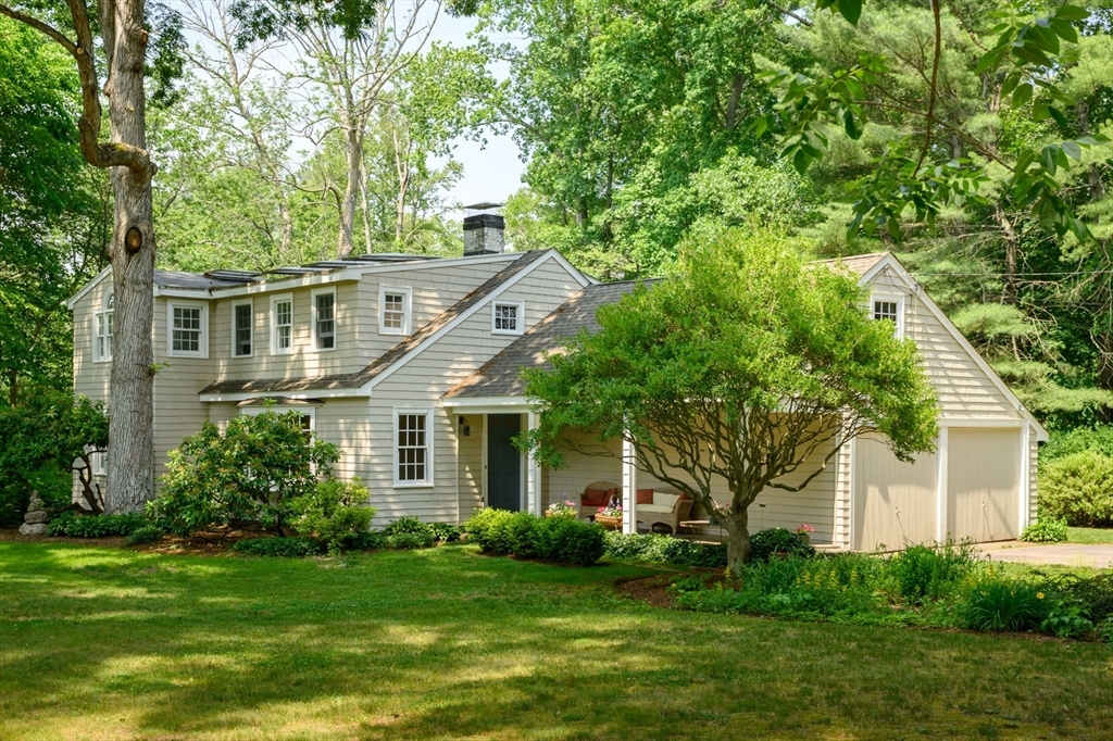 Property Photo: 460 King St MA 02025