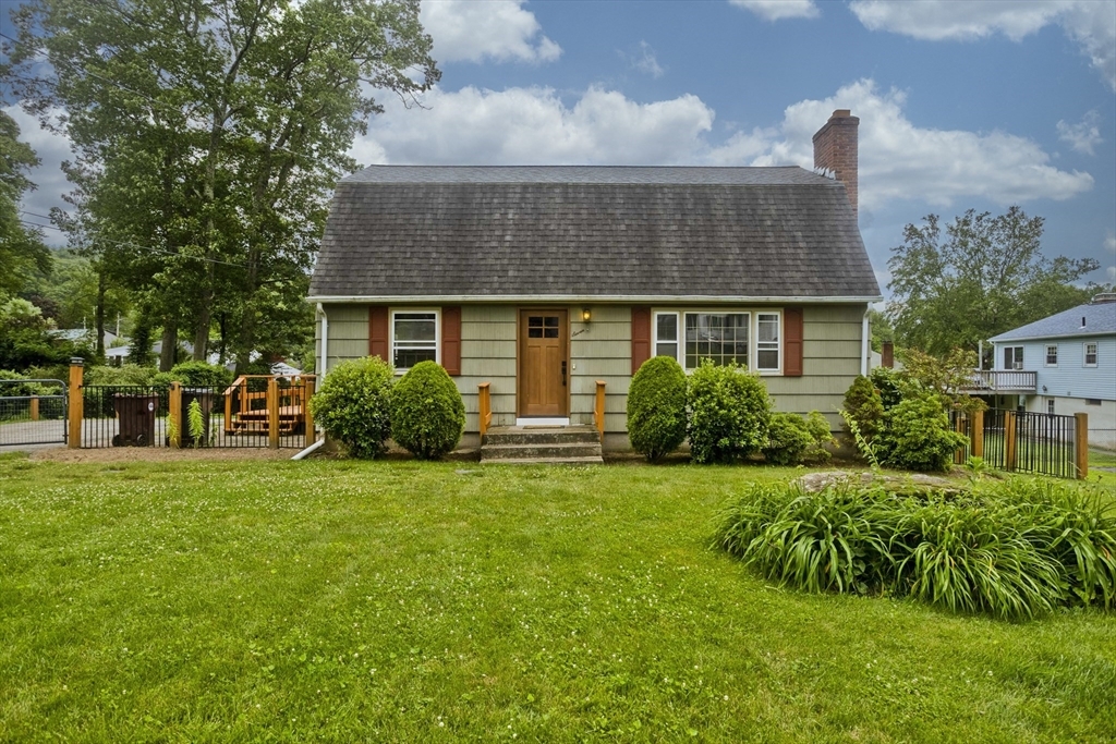 Property Photo: 7 Summit Dr MA 01085