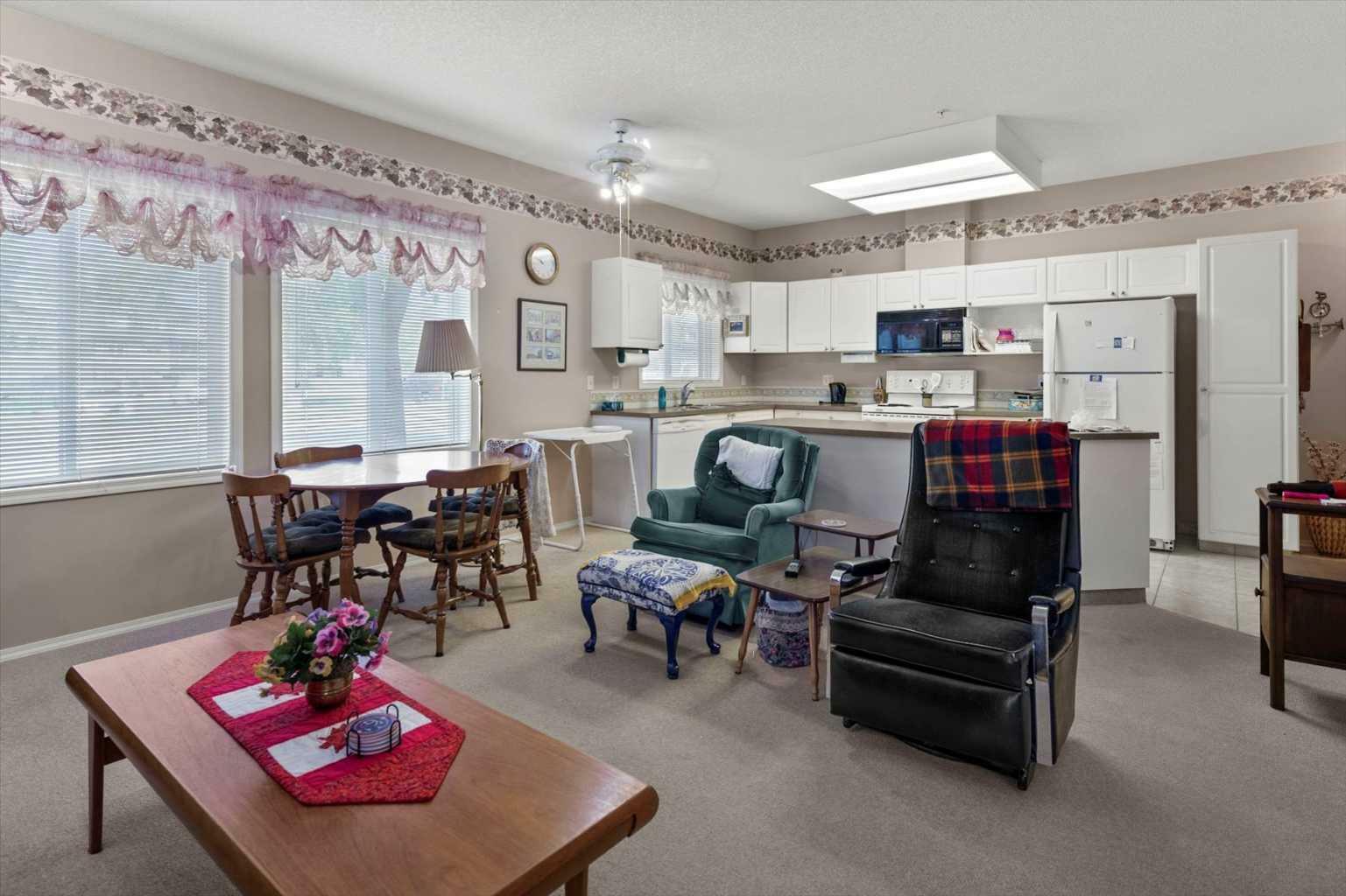 Property Photo:  2850 51 Street SW 104  AB T3E 6S7 