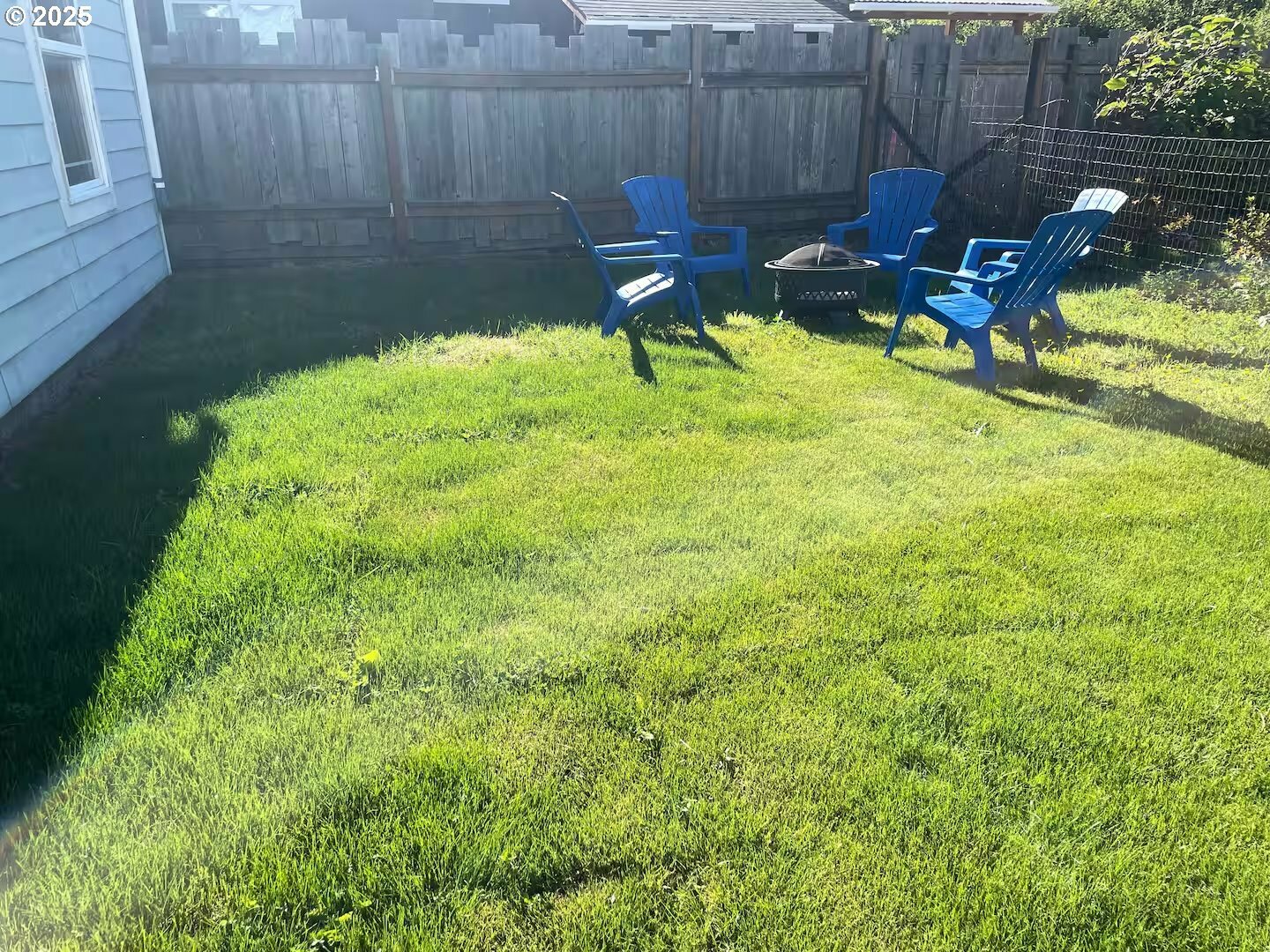 Property Photo: 554 N Beacon St OR 97136