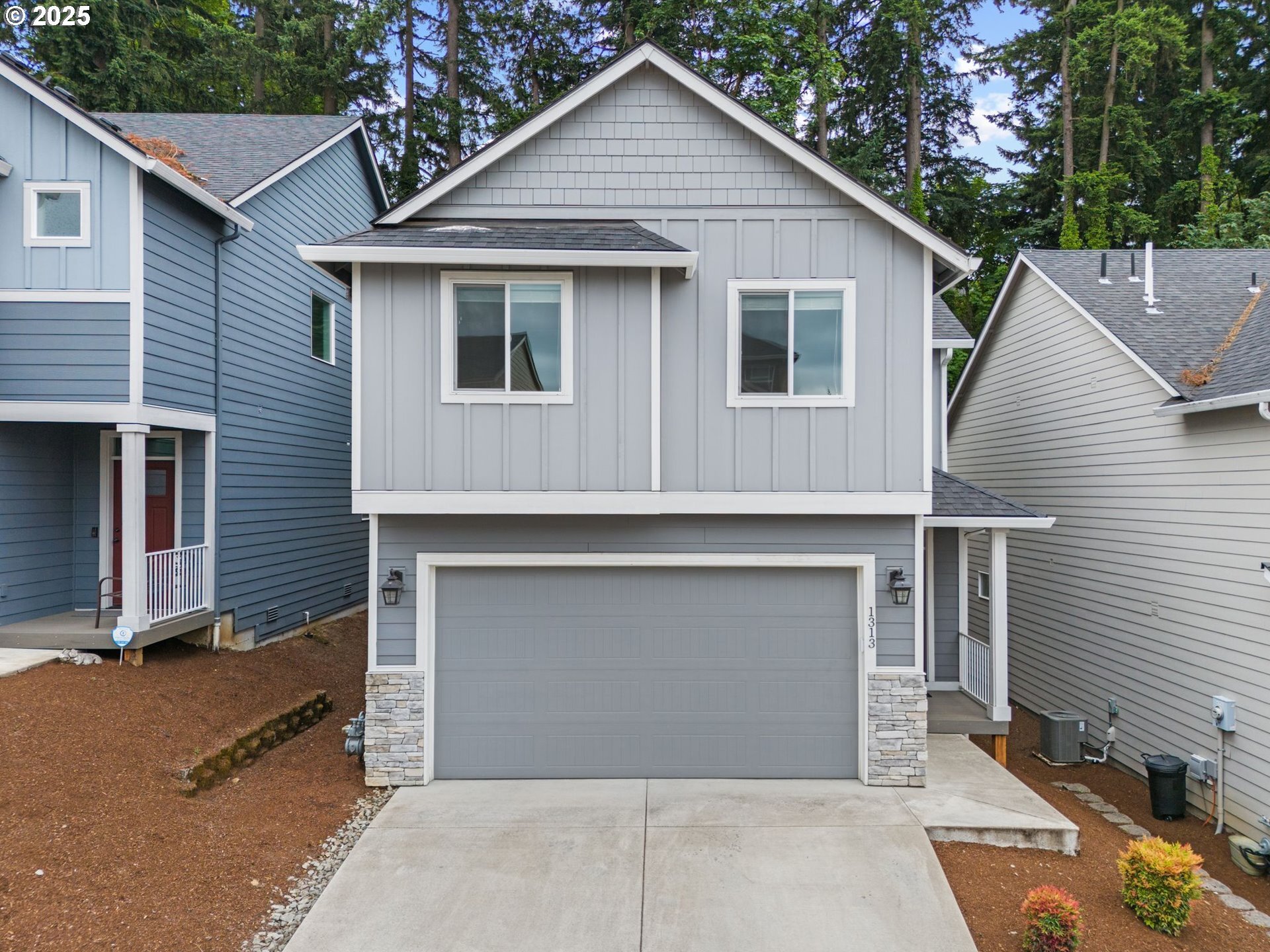 Property Photo:  1313 NE 70th St  WA 98665 