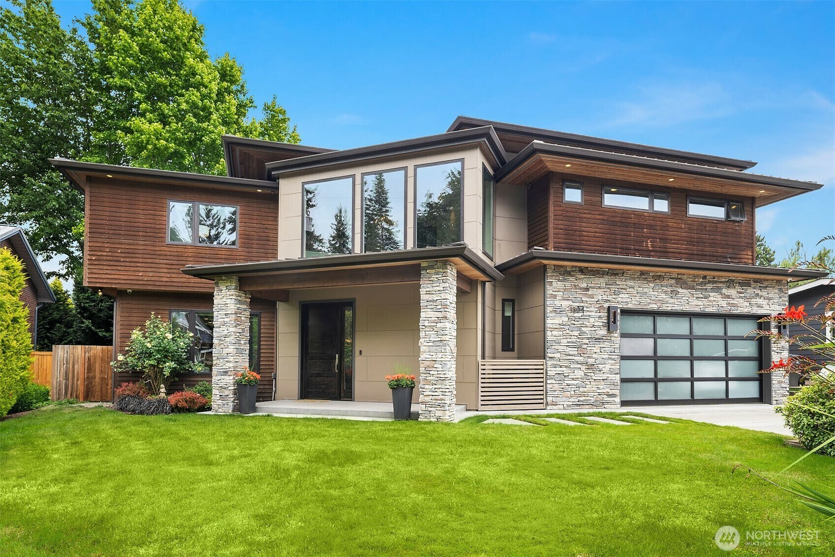 Property Photo: 1304 5th Street WA 98033
