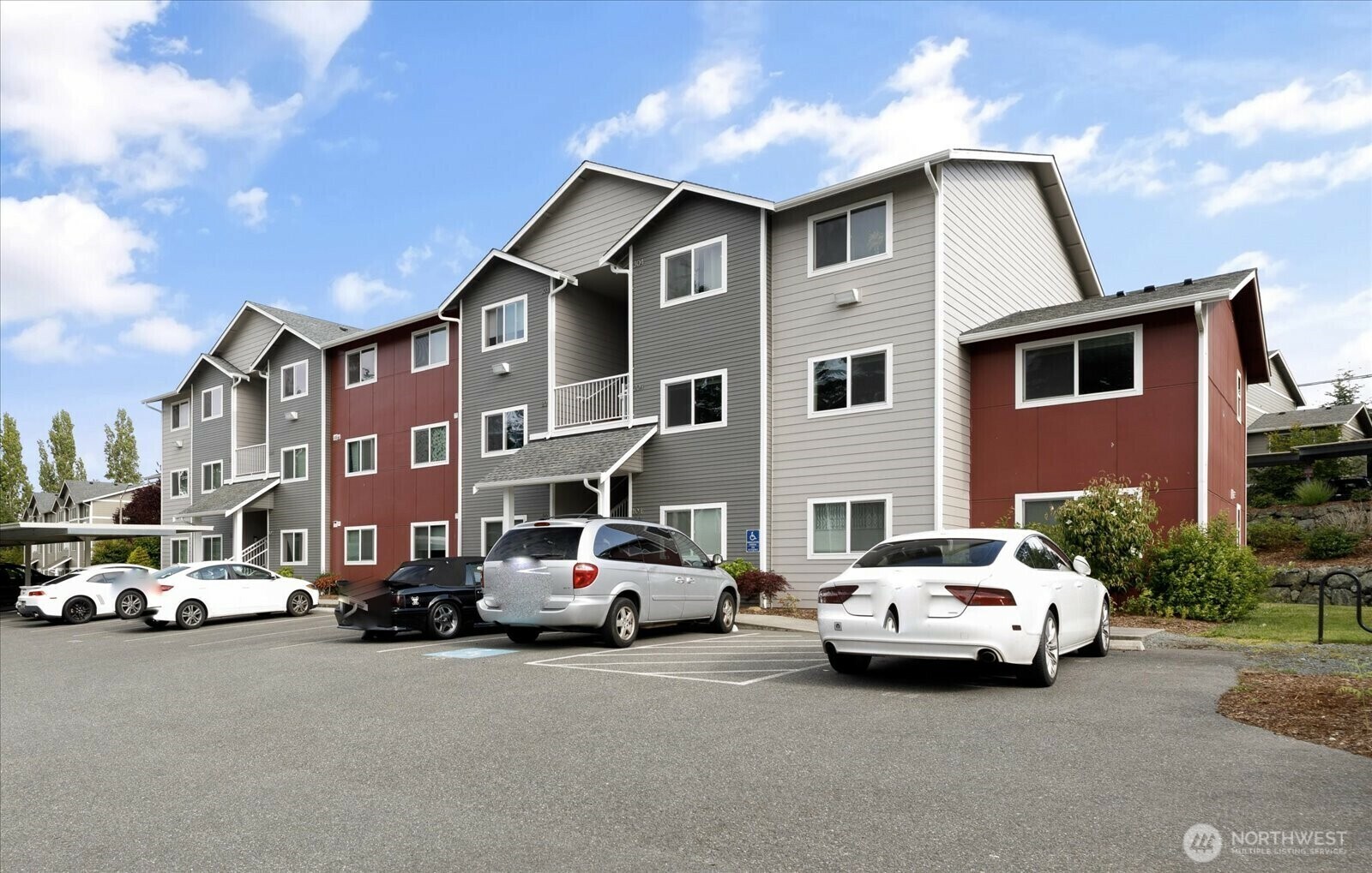Property Photo: 1651 SW Mulberry Place E204 WA 98277
