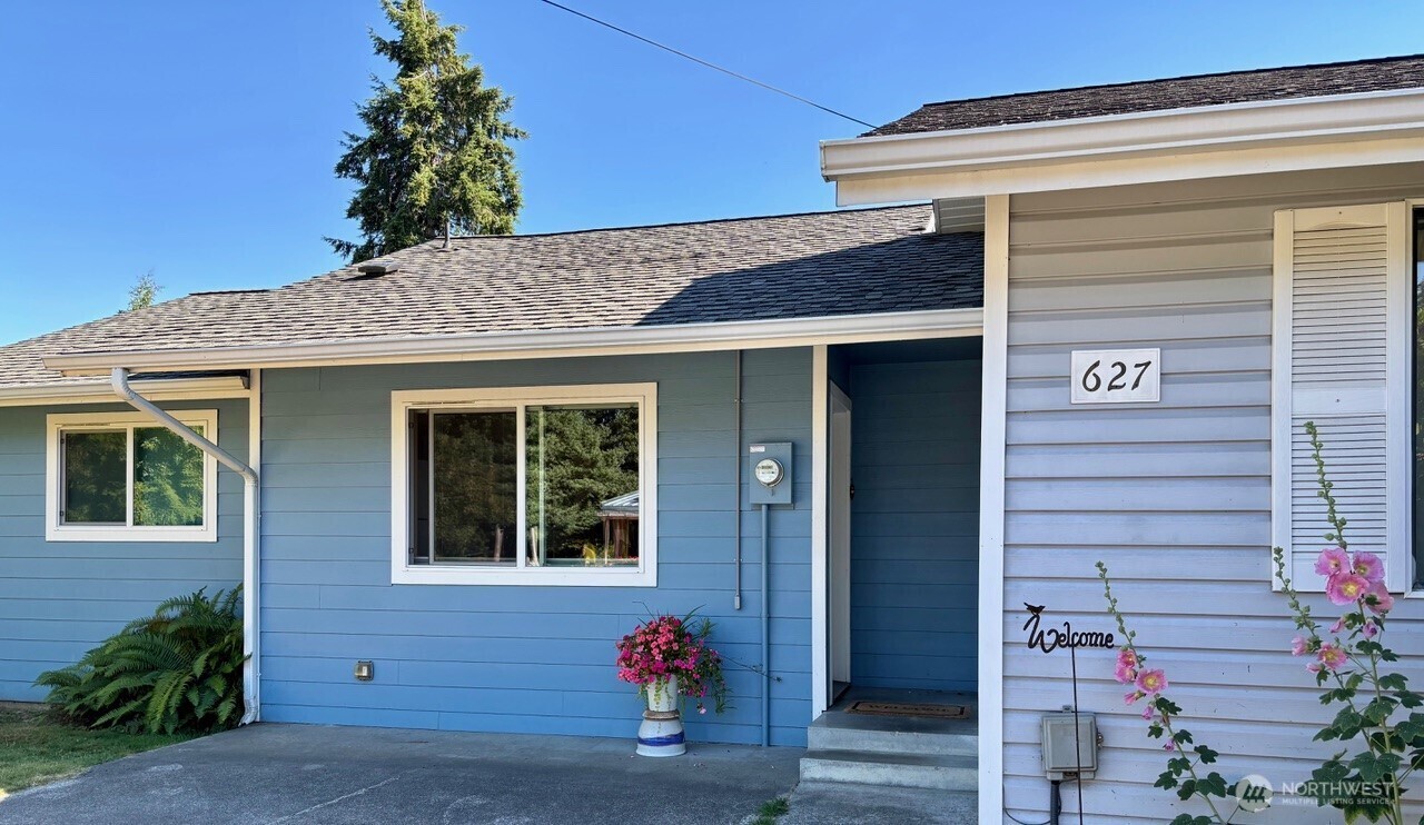627  Second Street  Langley WA 98260 photo
