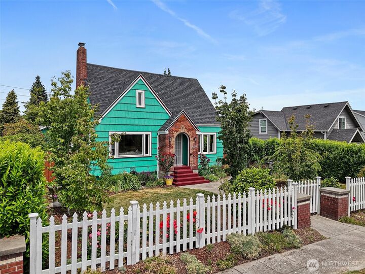 Property Photo:  2215 E Sherman Street  WA 98404 