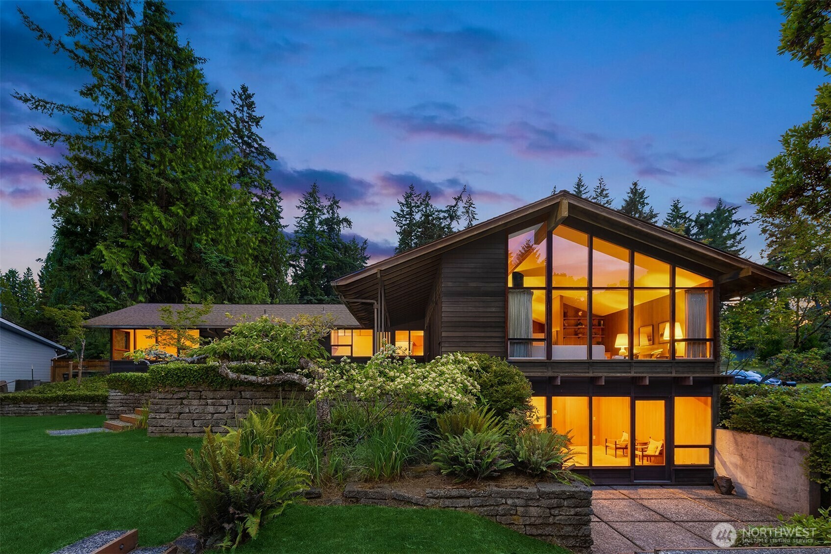 6006  92nd Avenue SE  Mercer Island WA 98040 photo