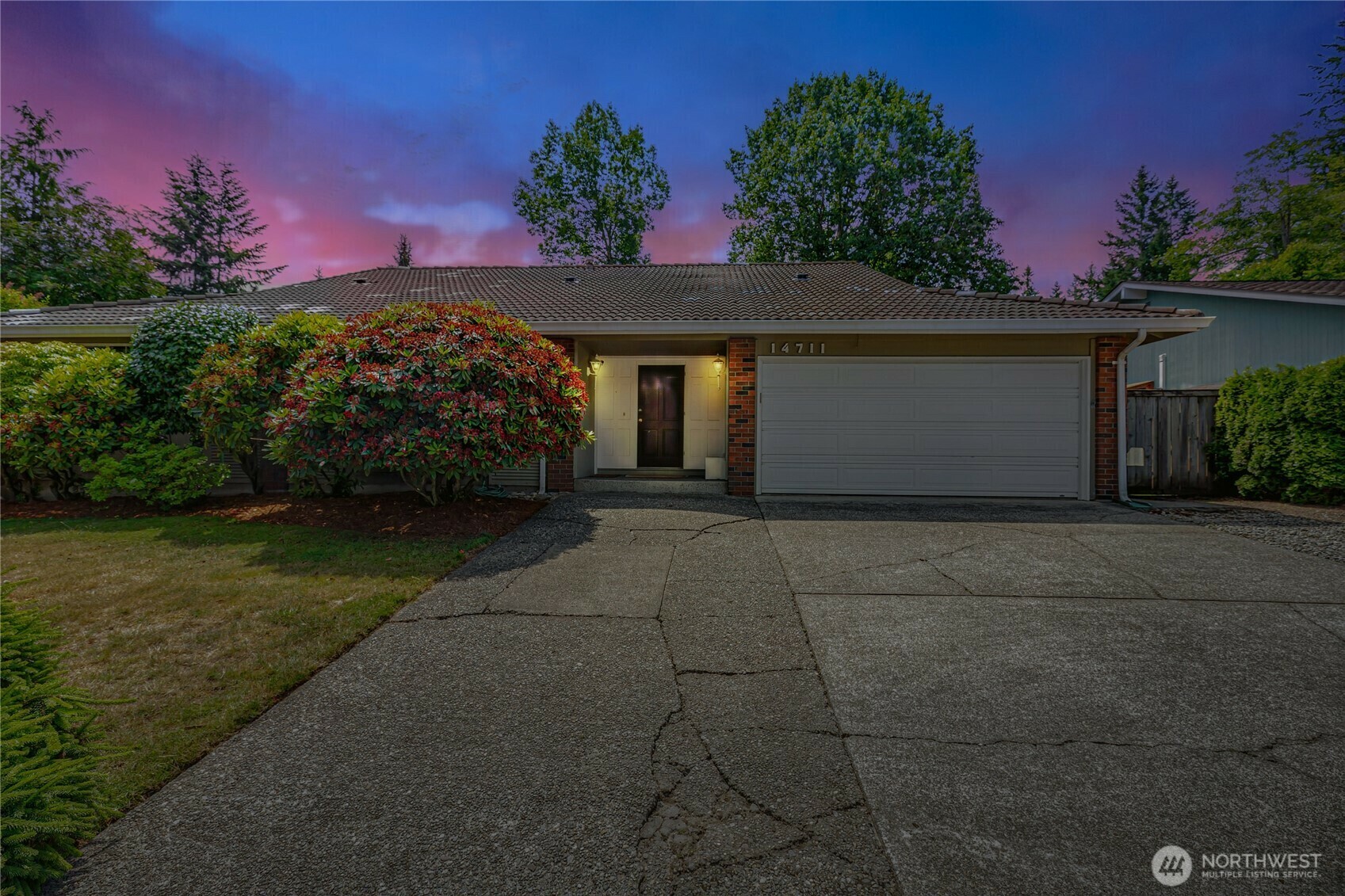 Property Photo:  14711 SE 172nd Place  WA 98058 