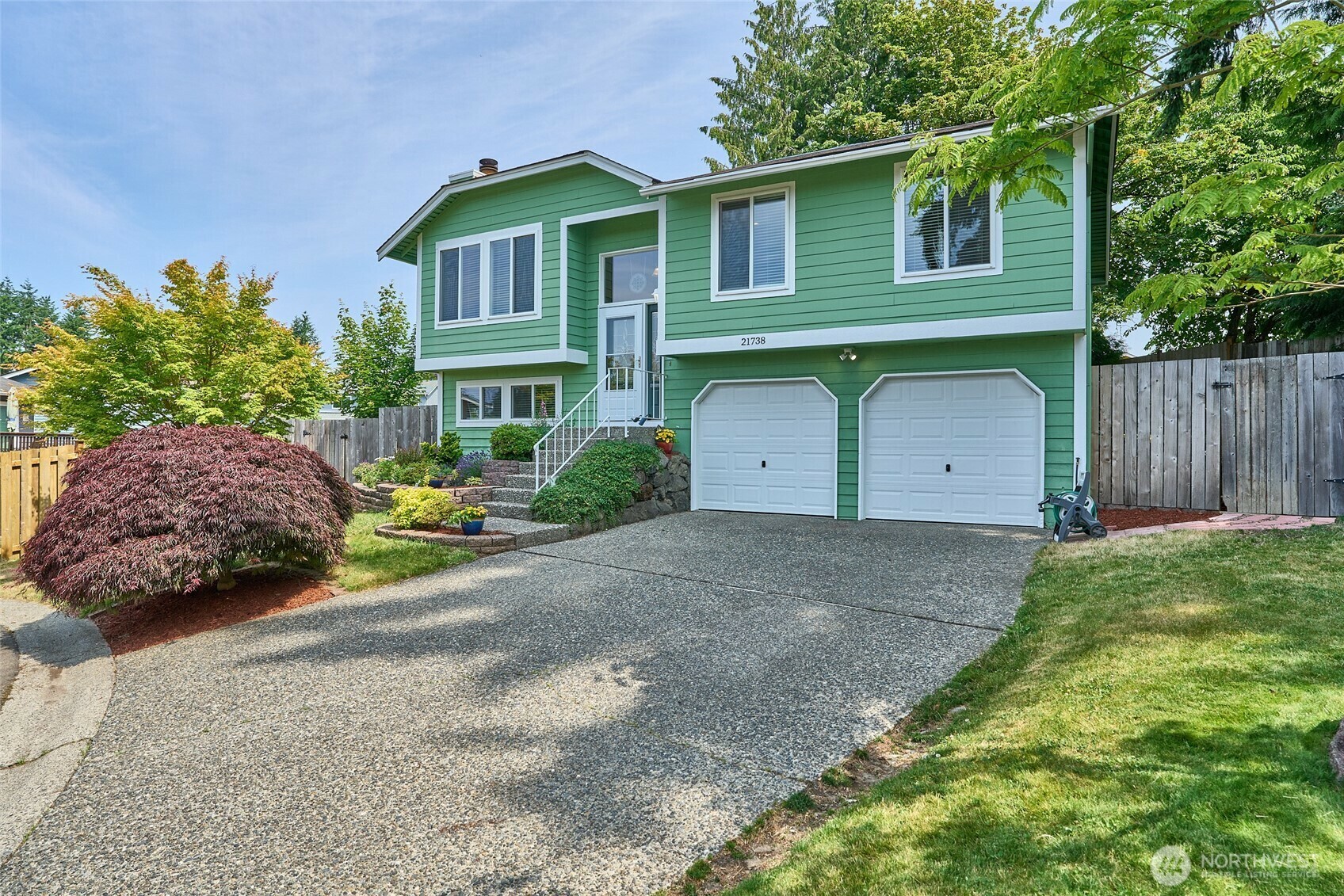 Property Photo: 21738 121st Pl SE WA 98031
