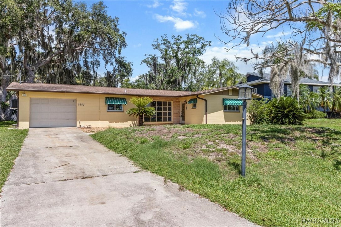 Property Photo: 2380 N Watersedge Drive FL 34429