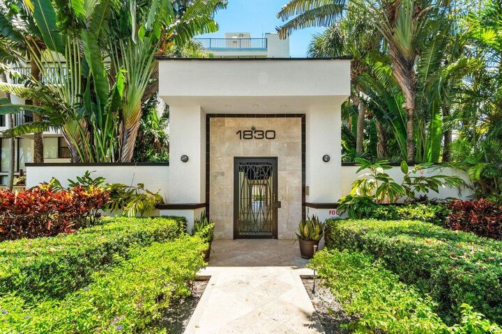 Property Photo:  1830 Embassy Drive 401  FL 33401 