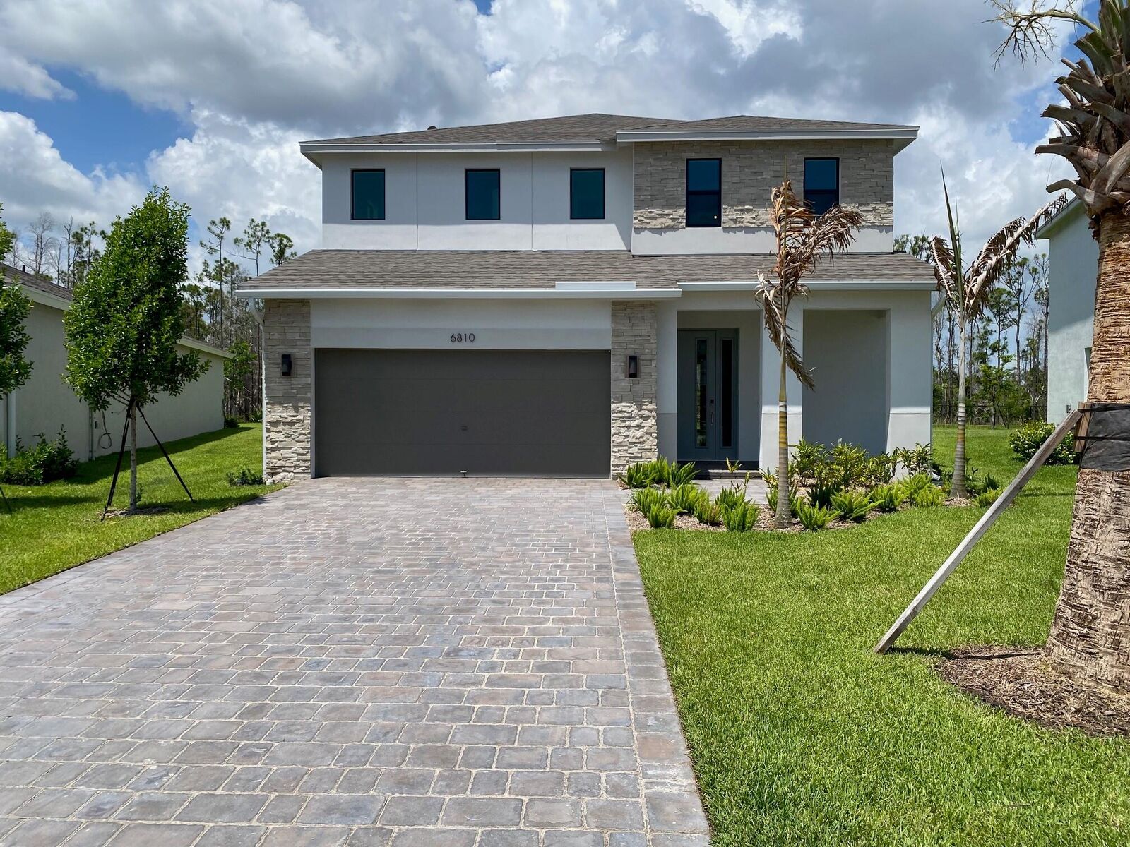 Property Photo:  6810 SE Park Trace Drive  FL 34997 