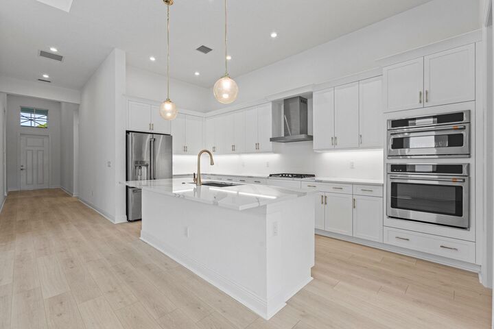 2816 SE Ashfield Drive  Port Saint Lucie FL 34984 photo