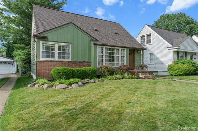 Property Photo: 308 Walnut Avenue MI 48073