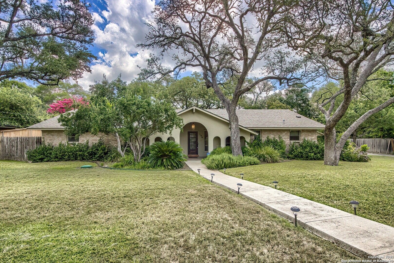 106 Avenida Del Sol  Hollywood Park TX 78232 photo