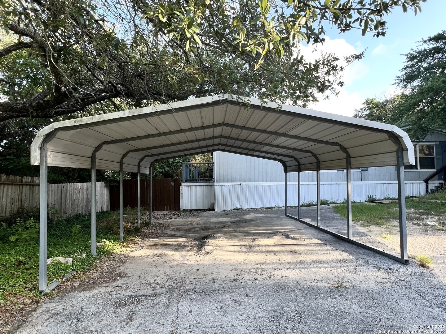 Property Photo: 655 Tecumseh TX 78260