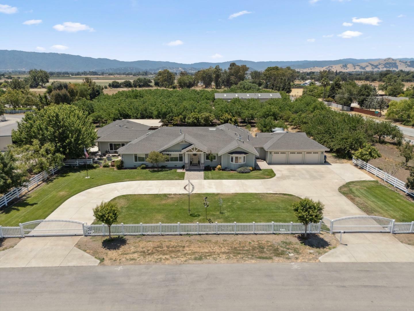 Property Photo:  9885 Wilford Way  CA 95020 