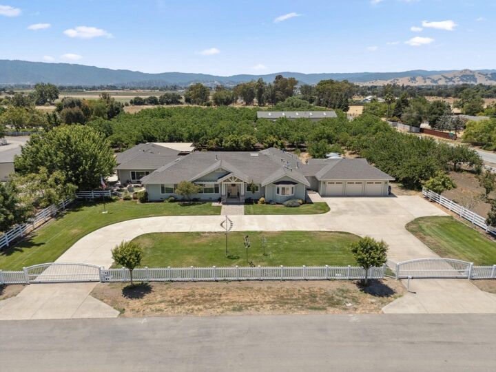 Property Photo: 9885 Wilford Way CA 95020