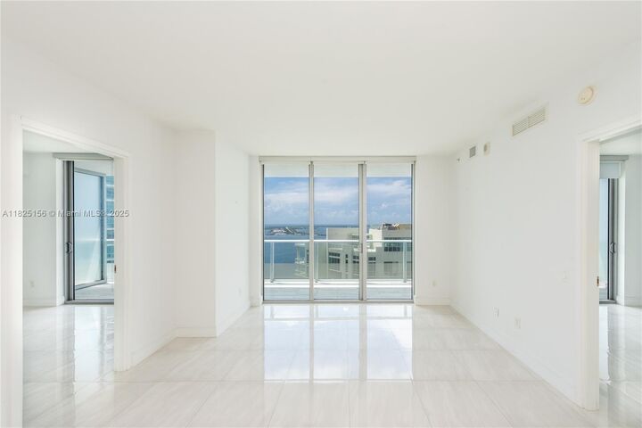 Property Photo: 1300 Brickell Bay Dr 3003 FL 33131