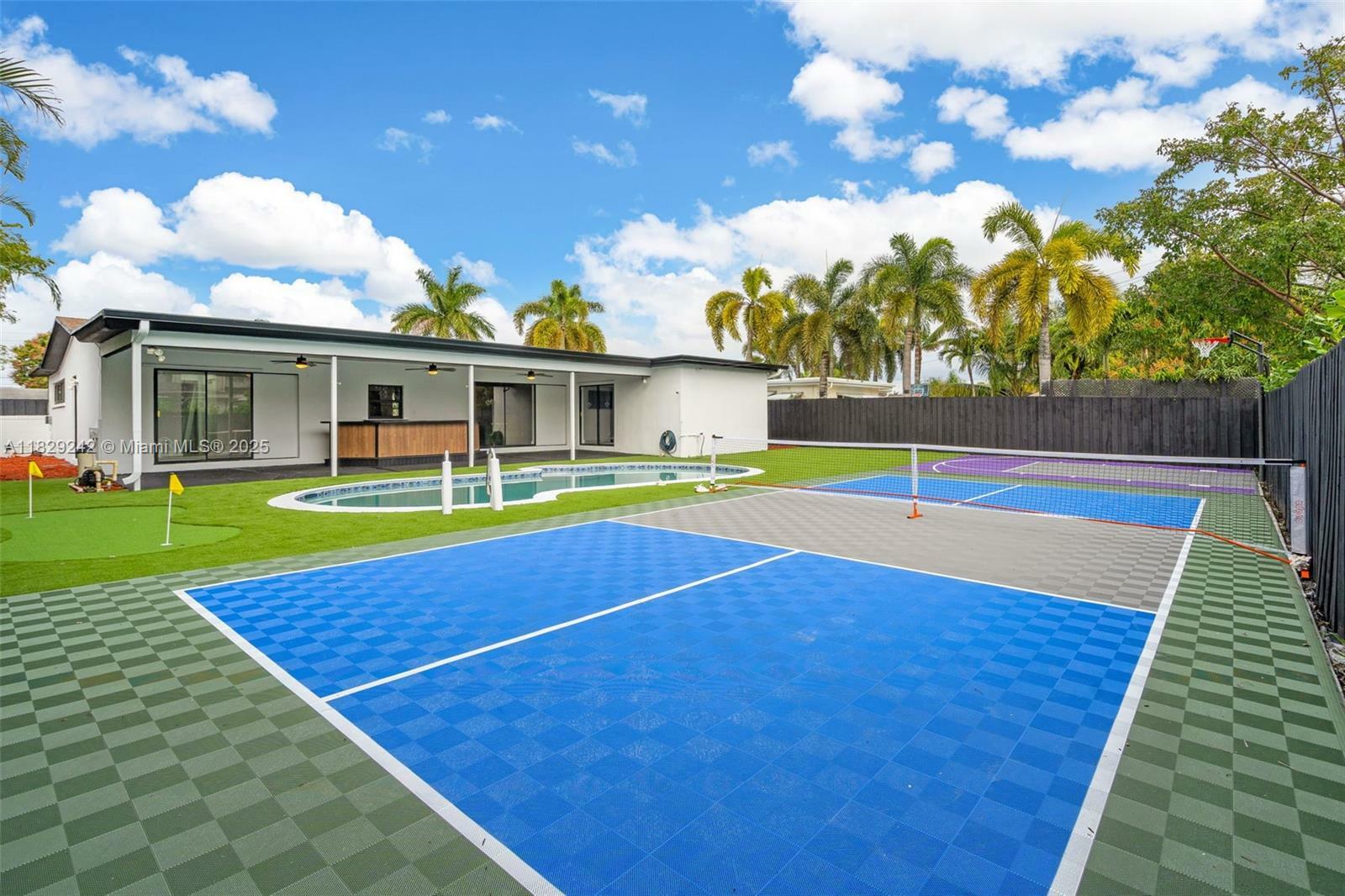 Property Photo: 5230 Tyler St FL 33021