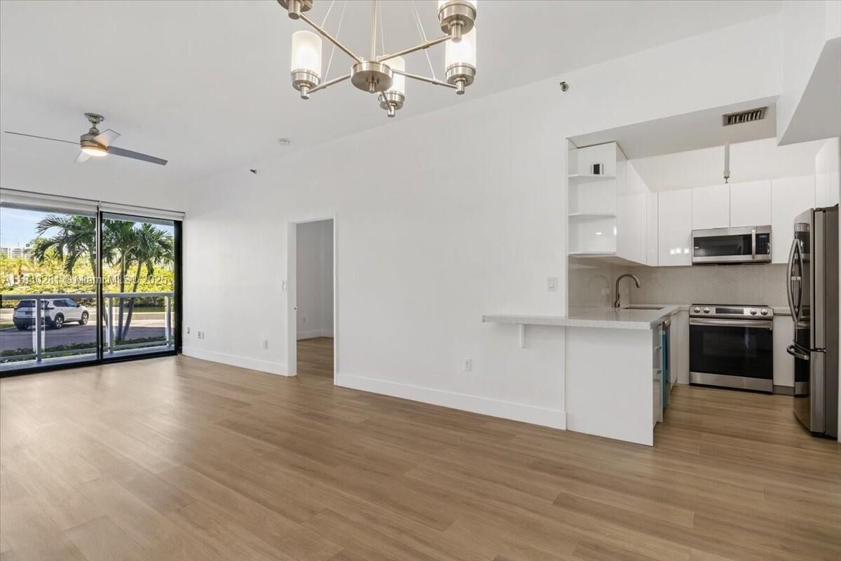 Property Photo:  20505 E Country Club Dr 132  FL 33180 