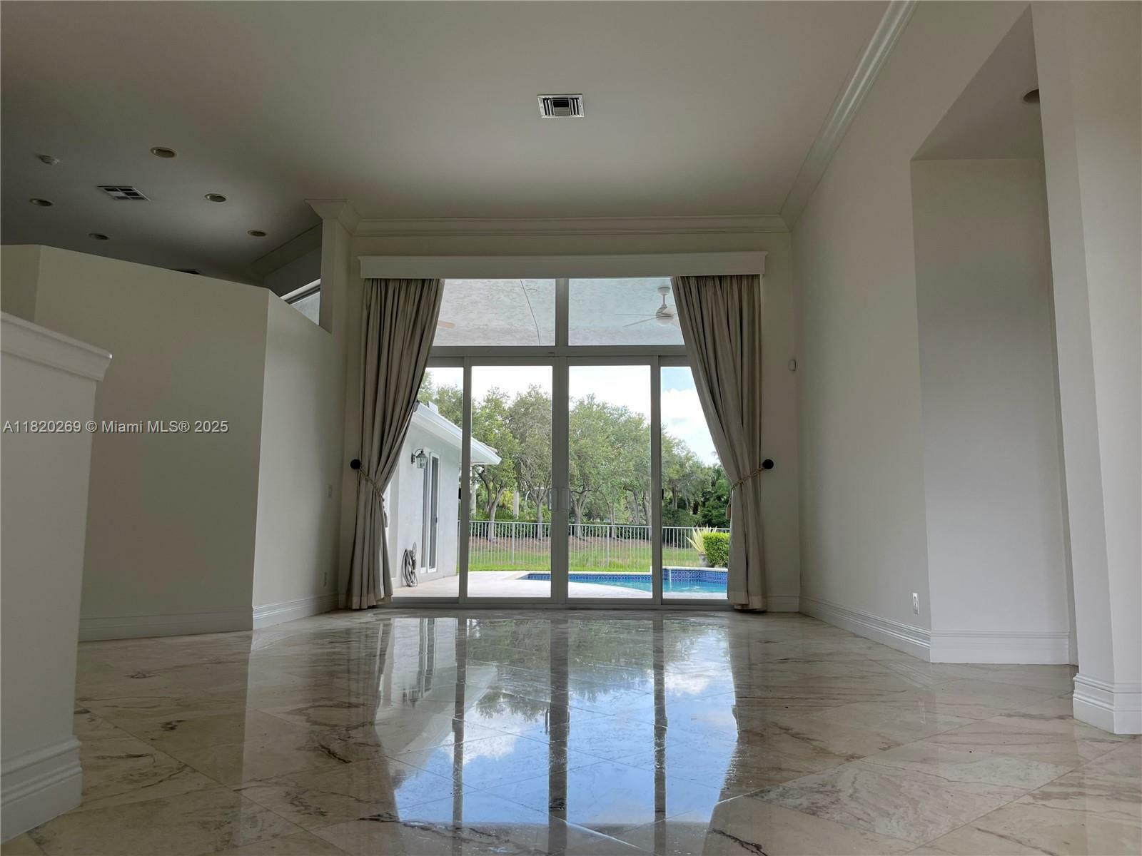 Property Photo:  1290 Ginger Cir  FL 33326 